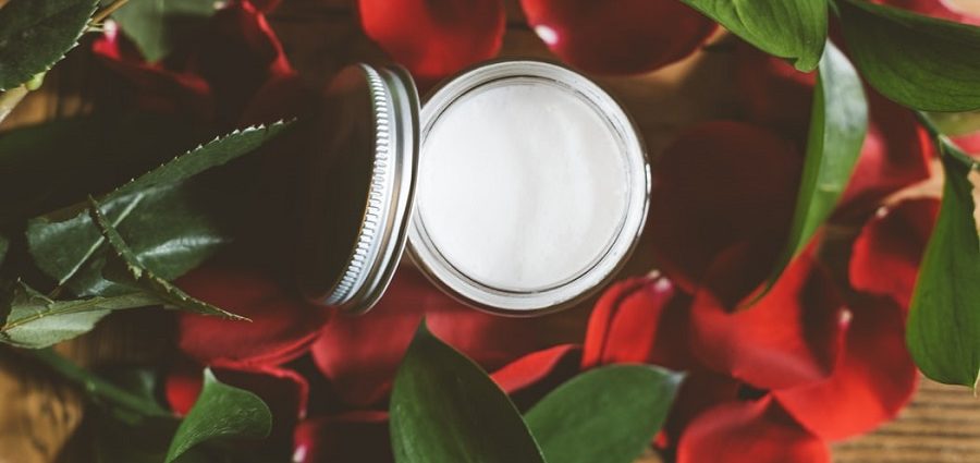 Ako sa starať o pleť v zime, aby ste ju nemali ako strúhadlo?